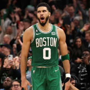  塔图姆末节爆发凯尔特人逆转击败热火三巨头