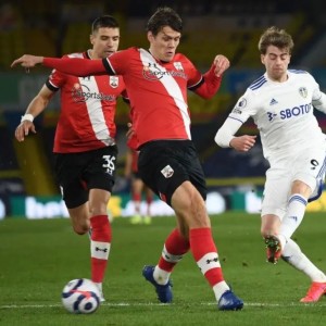  普劳斯任意球破门南安普顿,主场击败伯恩利取首胜